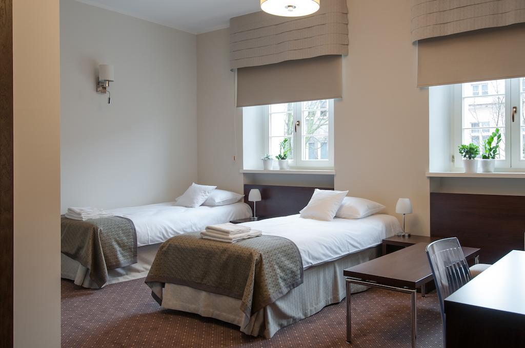 B&B Wieniawa Parking I Sniadanie W Cenie! Breakfast And Parking Included! Leszno  Bilik gambar